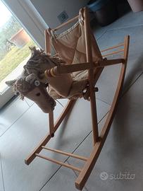 cavallo dondolo in legno
