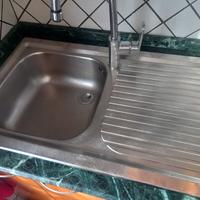 lavello con sgocciolatoio