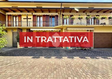 BIFAMILIARE A ADRO