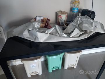 Tavolo rettangolare e tavolino quadrato