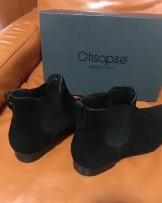 Stivaletto in Camoscio Nero. Pelle e Cuoio.