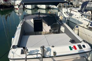 Barca a motore gobbi 23 sport offshore