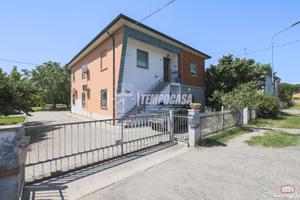 PORZIONE DI CASA CON INGRESSO INDIPENDENTE!!!