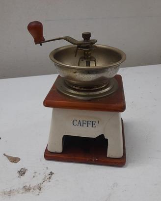 Macina caffè vintage con base in legno