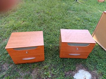 Cornice letto abbinata a comodini e cassettiera + 