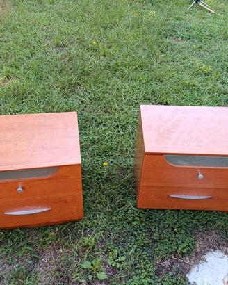 Cornice letto abbinata a comodini e cassettiera + 