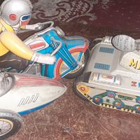 2 Giocattoli in Latta con meccanismo.