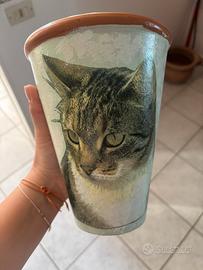 Vaso piante con gatto