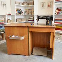 Macchina da cucire SINGER d’epoca con mobile