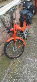 Ciclomotore moto guzzi arancione chiù 