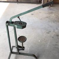 Tappatrice manuale a colonna