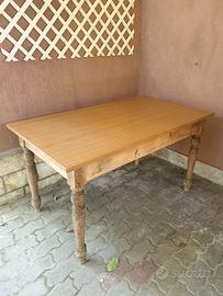 Tavolo in legno