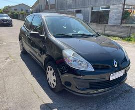 RENAULT Clio 1.2 16V NEOPATENTATI