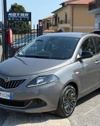 Lancia Ypsilon 1.0 FireFly 5 porte Hybrid Ecochic 