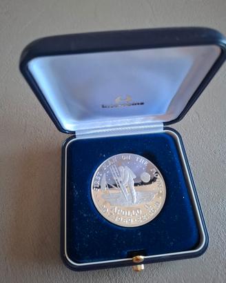 Moneta celebrativa primo uomo sulla luna in argent