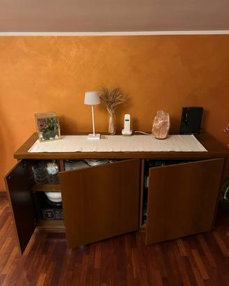 credenza e vetrina in legno