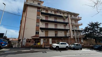 Ampio 4 Vani con Garage - Gravina di Catania