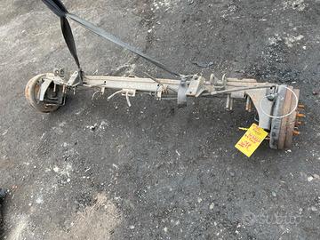 ASSALE POSTERIORE NISSAN NV200