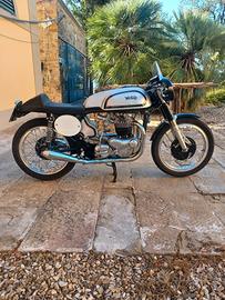 Norton Commando allestimento domiracer 