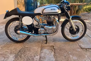 Norton Commando allestimento domiracer 