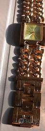 Orologio  GUESS in acciaio color oro Con batteria