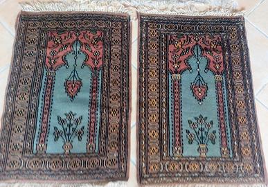 Coppia di vecchi tappeti persiani annodati a mano 