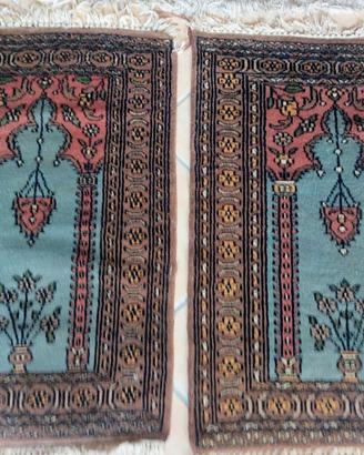 Coppia di vecchi tappeti persiani annodati a mano 
