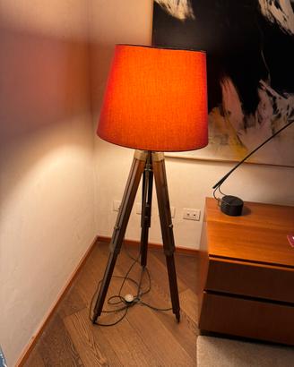 Lampada da Terra Vintage Treppiede Legno Design