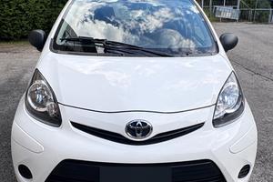 Toyota Aygo 1.0 5 porte Active unico proprietario