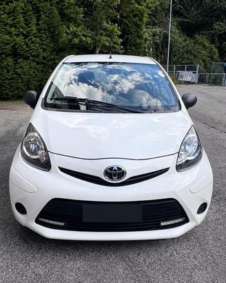Toyota Aygo 1.0 5 porte Active unico proprietario