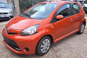Toyota Aygo 1.0 12V VVT-i 5 porte Lounge Connect