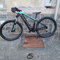bicicletta  mtb pedalata assistita 