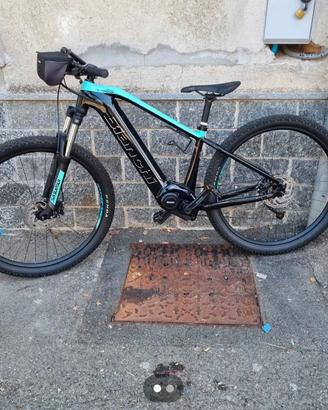 bicicletta  mtb pedalata assistita 