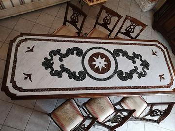 Tavolo in marmo intarsiato