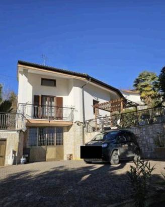 Immobile in asta di 243 m² con 3 locali e box auto