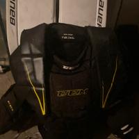 pettorina e maglia con protezioni aggiuntive