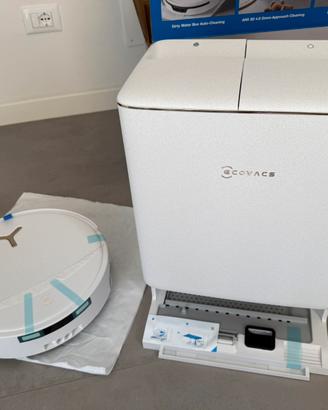 Robot aspirapolvere lavapavimenti