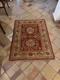 Tappeto annodato a mano