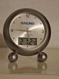 Sveglietta da tavolo con termometro.