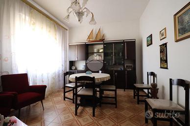 4 LOCALI A CAGLIARI