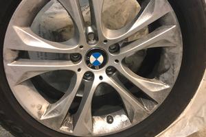 cerchio in lega con copertoni