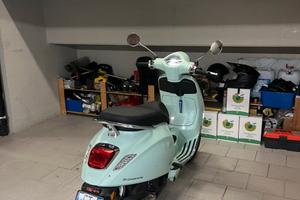 Vespa 125 Primavera - Come nuova, soli 5.473 km!