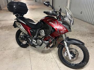 Honda Transalp XL700V