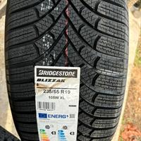 Gomme Bridgestone 235 55 10