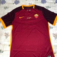 Maglietta della roma  firmata Francesco Totti