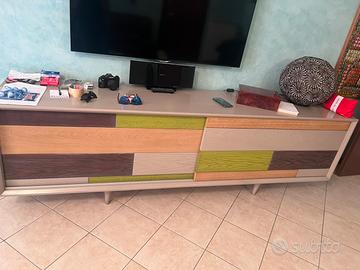 Madia per la sala e divani