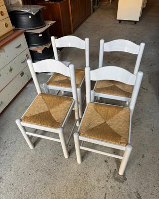 Set 4 sedie in legno bianco.