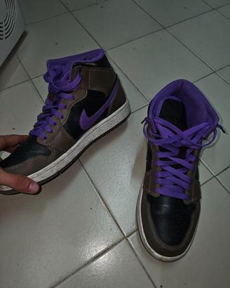 Jordan 1 mid Marroni e viola