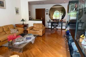 Appartamento di 121 m² con 4 locali e box auto a S