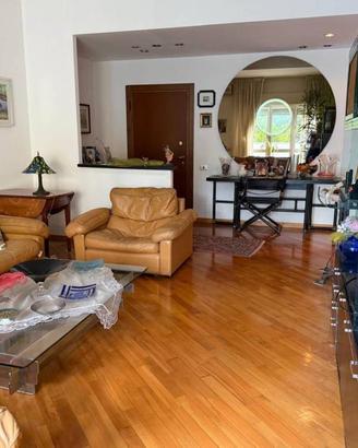 Appartamento di 121 m² con 4 locali e box auto a S